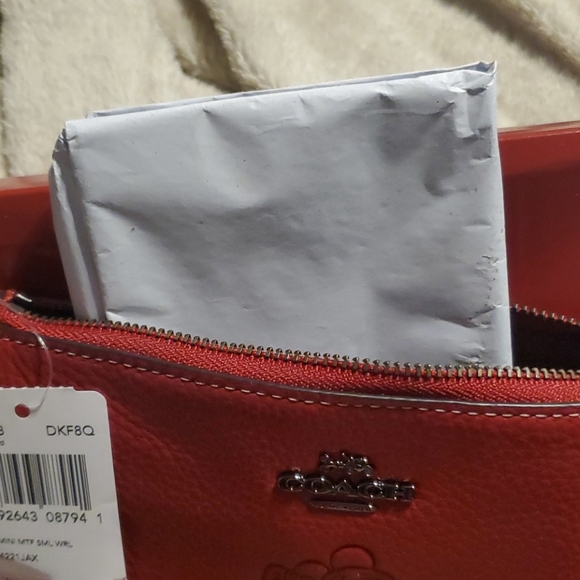 Host pick firm Coach and Disney collaboration wristlet red new boxed free gift - Picture 5 of 11